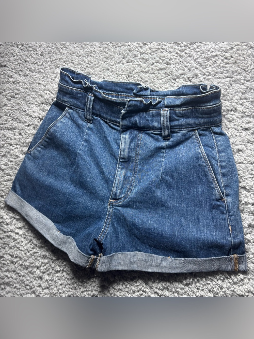 EXPRESS Shorts Womens 0 Shortie High Rise Paperbag Ruffle Waist Slit Pockets